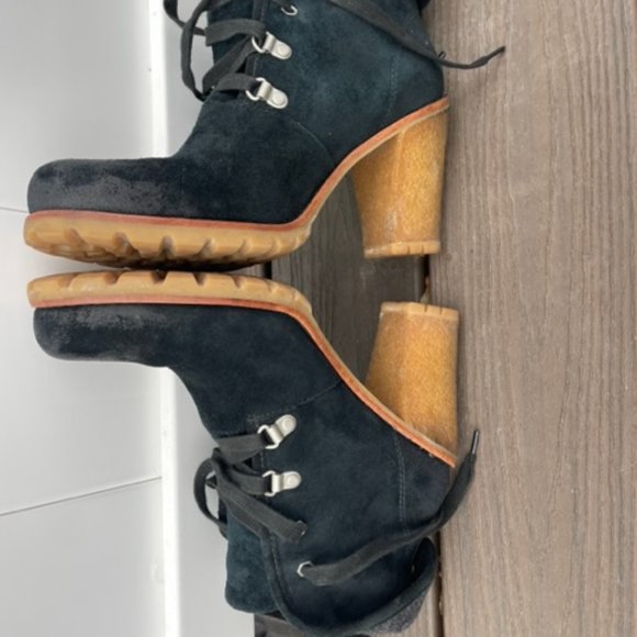 UGG Boots - Picture 5 of 10